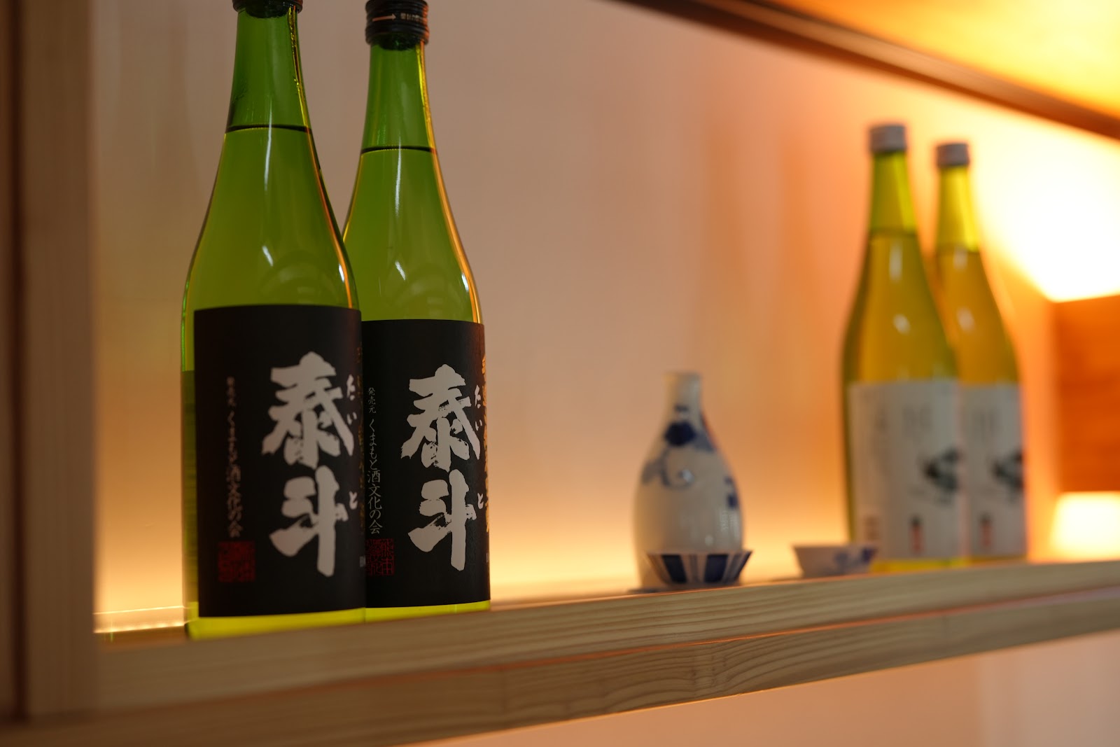 千代の園酒造の敷地内にある「酒蔵の片隅で角打ち」でディスプレイされている日本酒